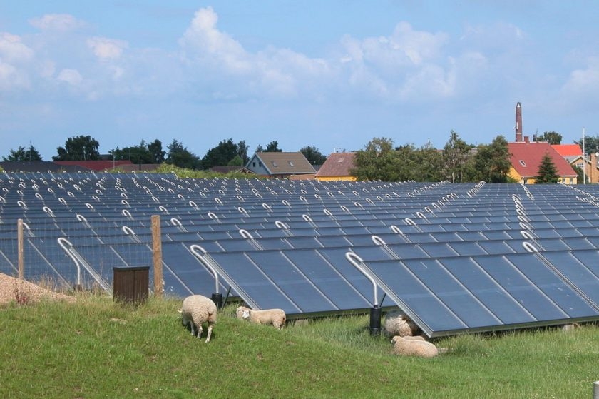 Solární teplárna v dánském městě Marstal. Autor: Erik Christensen