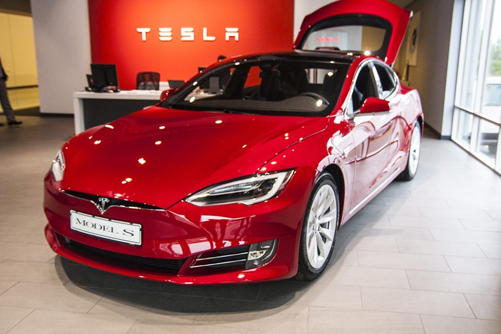 Tesla Model S 70D 2016 v Tesla Store Göteborg, foto: Tomáš Jirka