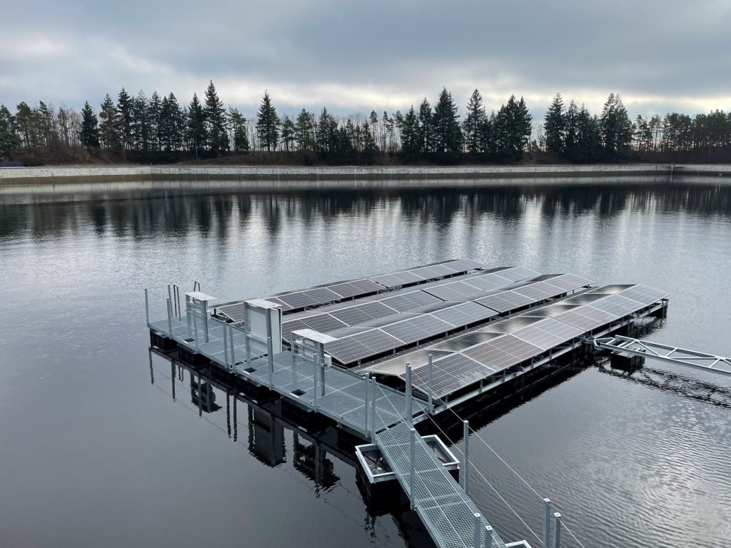 Plovoucí fotovoltaická elektrárna Štěchovice