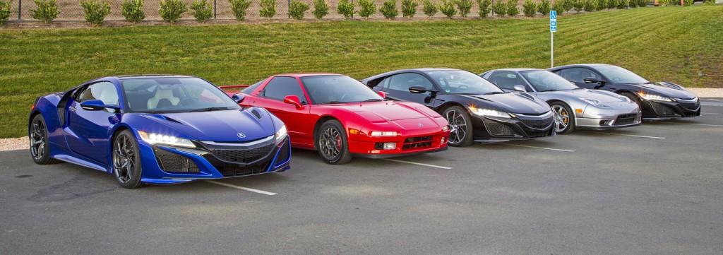 Acura NSX 2016 a její předchůdkyně z roku 1990 a 2002, zdroj: Auto.cz