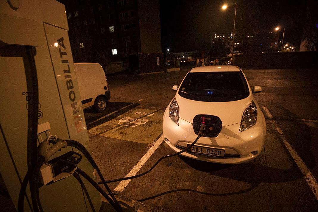 Nissan LEAF zapůjčený od Nissan Česká republika v Krkonoších, foto: Tomáš Jirka