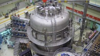 Čínský tokamak EAST; Zdroj: iter.org